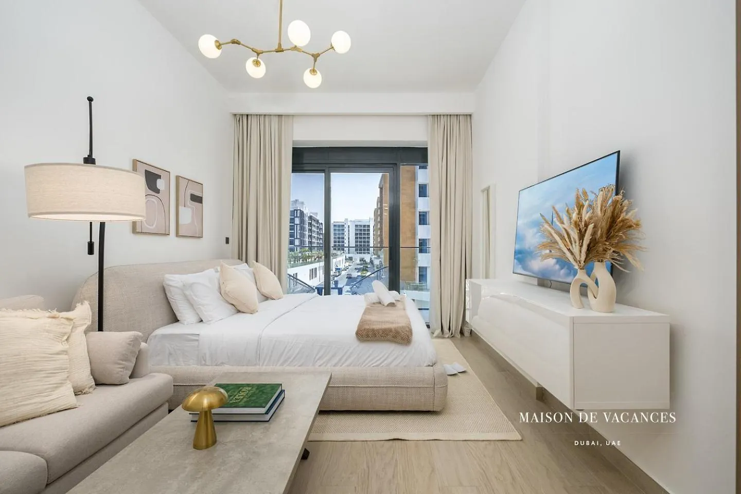 Charming Studio 10 Minutes From Dubai Mall